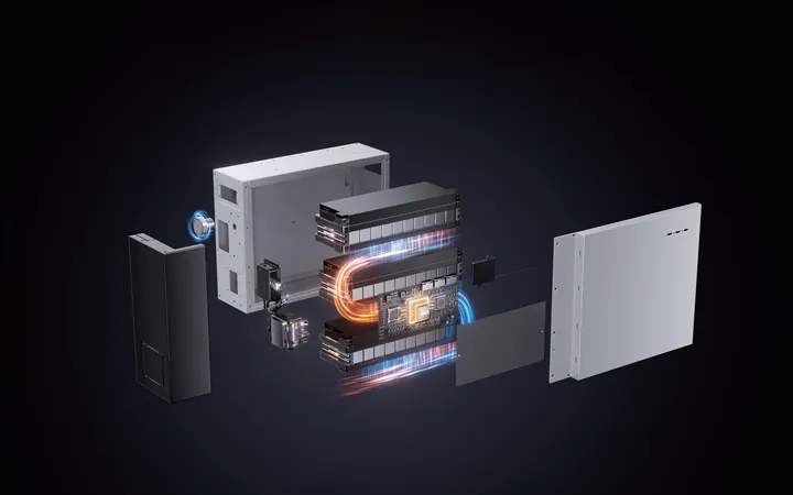 Opengewerkte batterijmodule van de AlphaESS SMILE G3