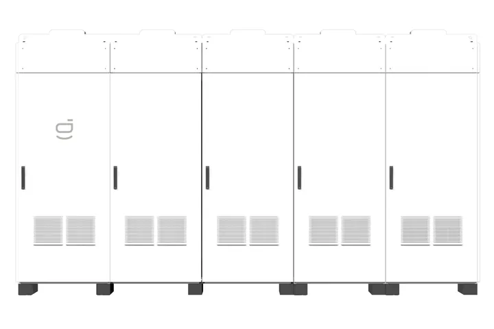 Vijf aaneengesloten kasten van de Sigen Energy Gateway C2000-B