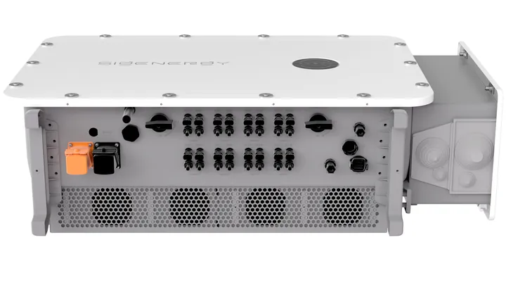Onderaanzicht Sigen Hybrid HYB met PV-, batterij- en AC-aansluitingen